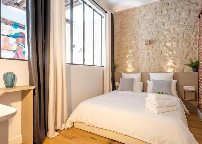 # Republique # Paris2 # Chatelet # 2bedrooms * Paříž